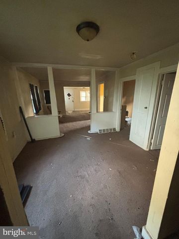 208 PARK AVE, Somerdale, NJ 08083