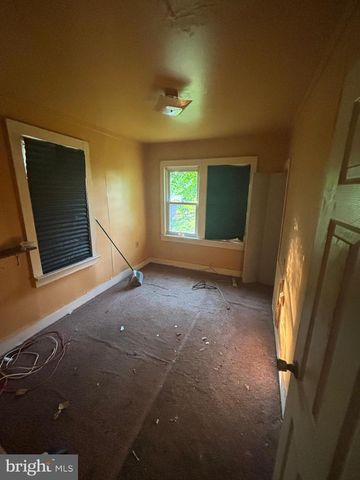 208 PARK AVE, Somerdale, NJ 08083