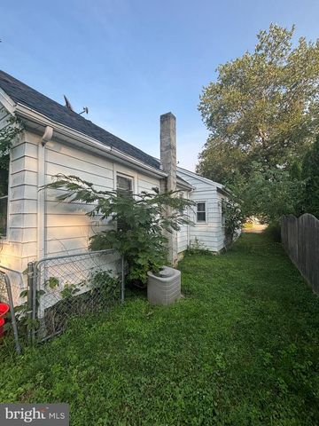 208 PARK AVE, Somerdale, NJ 08083