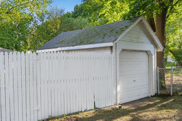 1816 Todd Avenue, Lansing, MI 48910