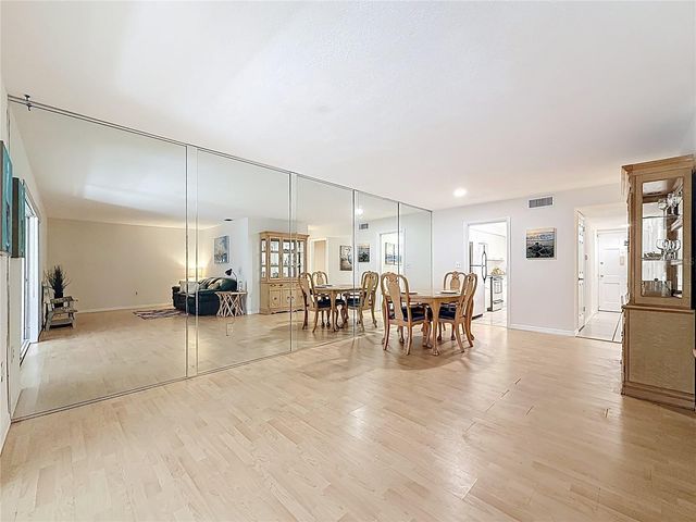 5150 10TH AVENUE N 107, St Petersburg, FL 33710