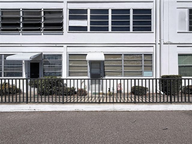 5150 10TH AVENUE N 107, St Petersburg, FL 33710