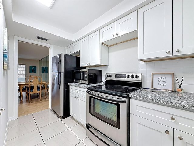 5150 10TH AVENUE N 107, St Petersburg, FL 33710