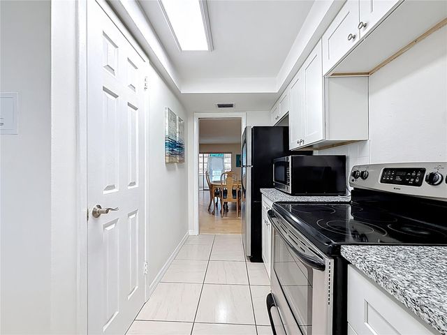 5150 10TH AVENUE N 107, St Petersburg, FL 33710