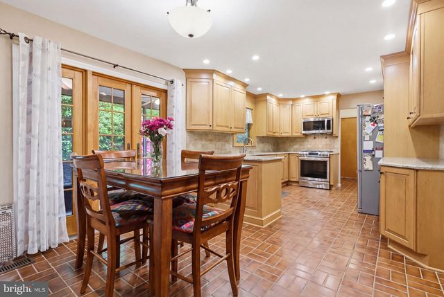 59 LOCHATONG RD, Ewing, NJ 08628