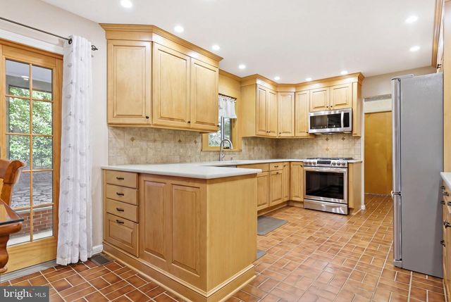 59 LOCHATONG RD, Ewing, NJ 08628