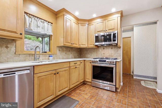 59 LOCHATONG RD, Ewing, NJ 08628