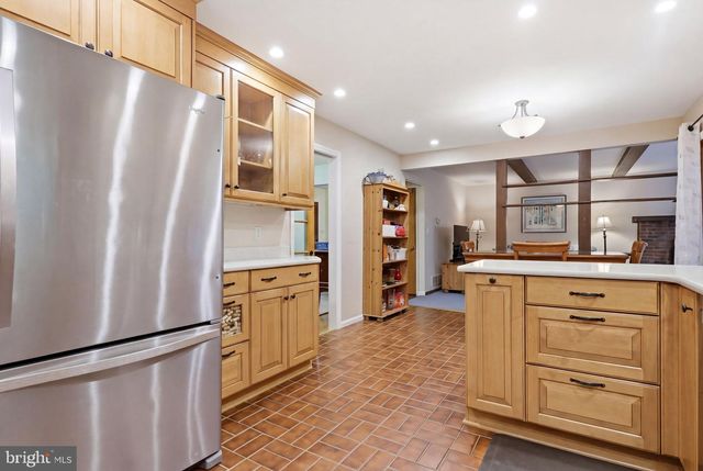 59 LOCHATONG RD, Ewing, NJ 08628