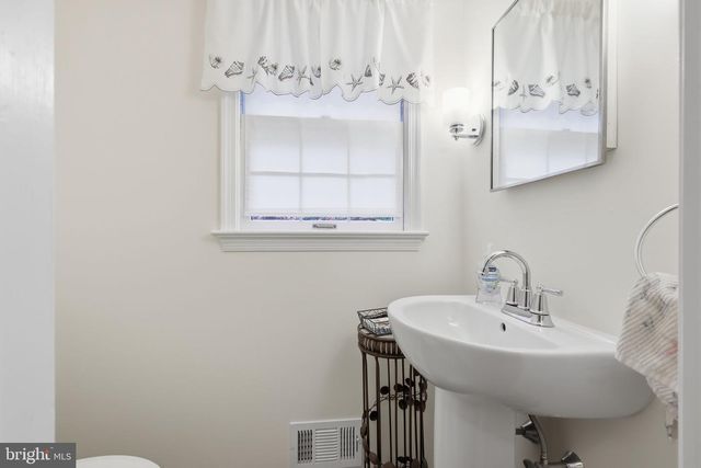 59 LOCHATONG RD, Ewing, NJ 08628