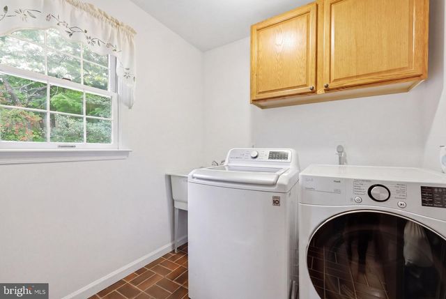 59 LOCHATONG RD, Ewing, NJ 08628