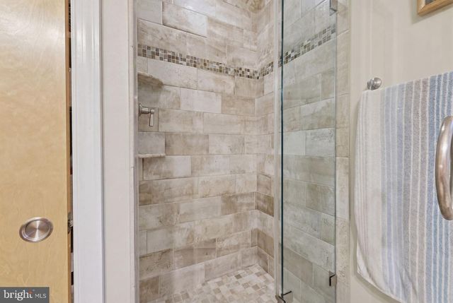 59 LOCHATONG RD, Ewing, NJ 08628