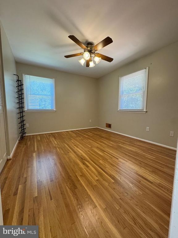 8518 FAIRBURN DR, Springfield, VA 22152
