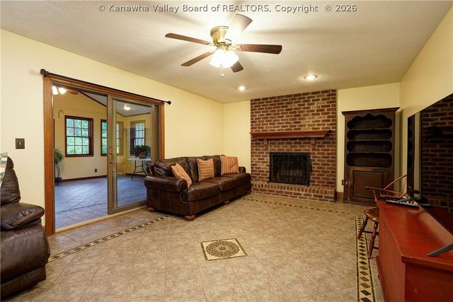817 Shrewsbury Drive, St Albans, WV 25177