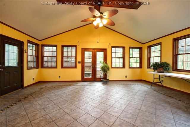 817 Shrewsbury Drive, St Albans, WV 25177