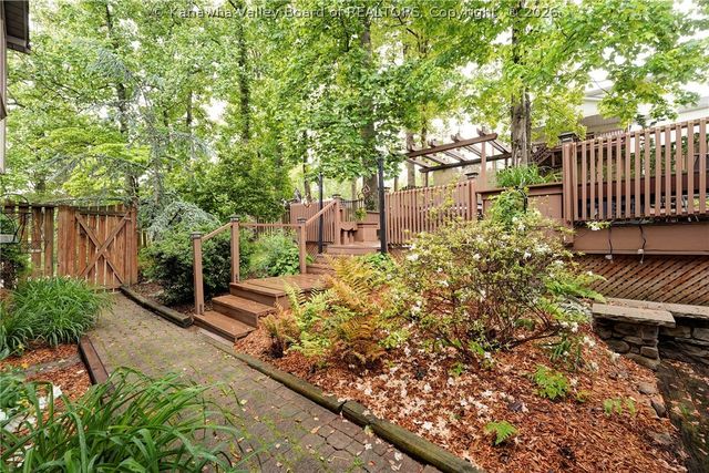 817 Shrewsbury Drive, St Albans, WV 25177