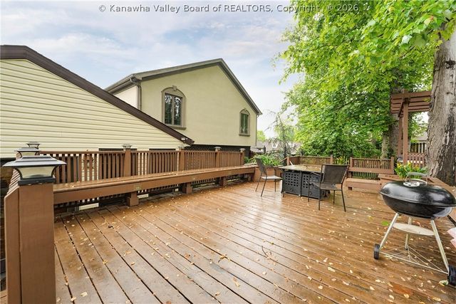 817 Shrewsbury Drive, St Albans, WV 25177