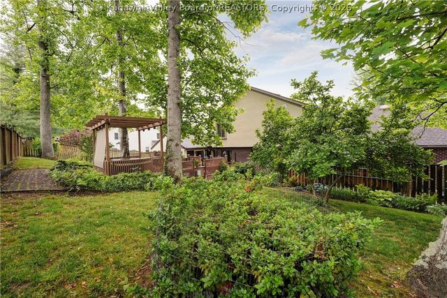 817 Shrewsbury Drive, St Albans, WV 25177