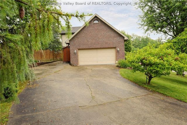 817 Shrewsbury Drive, St Albans, WV 25177