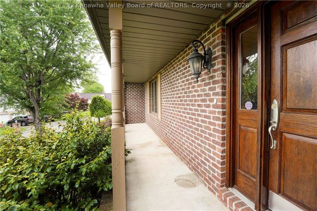 817 Shrewsbury Drive, St Albans, WV 25177