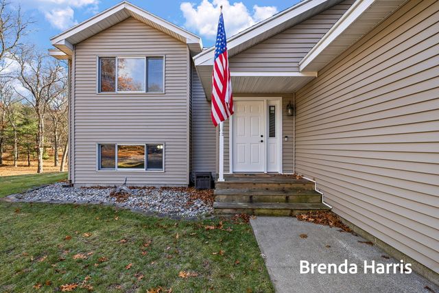 9211 Blue Lake Road, Twin Lake, MI 49457