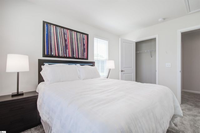 100 Mcguires Place, Simpsonville, SC 29680