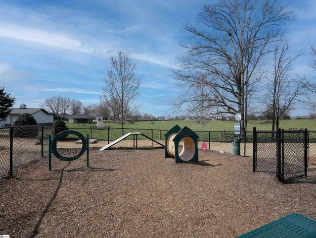 100 Mcguires Place, Simpsonville, SC 29680