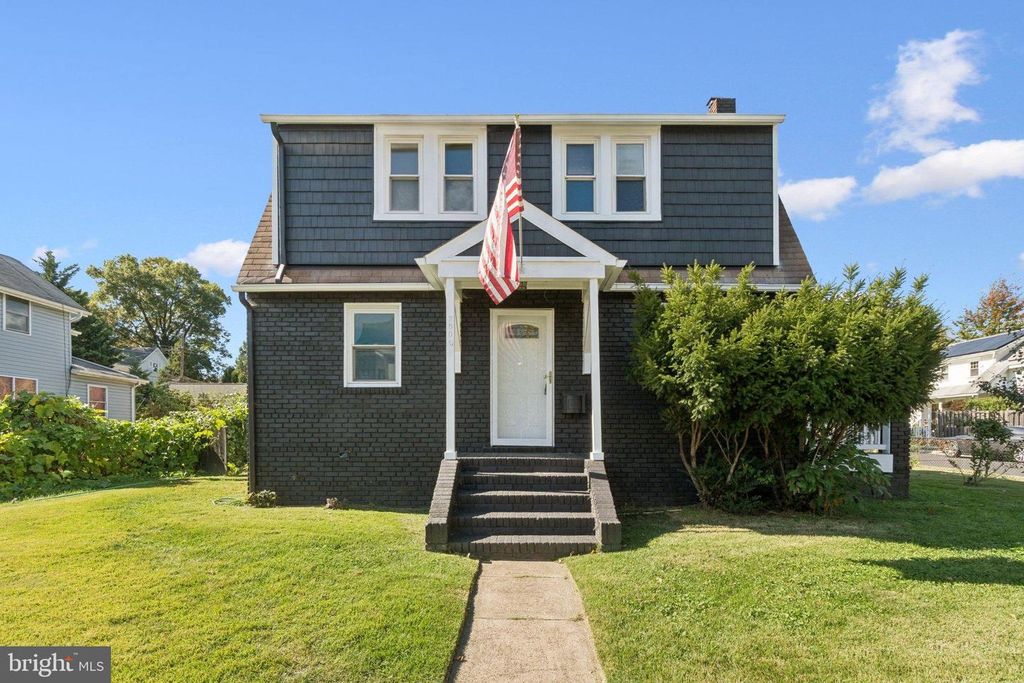 2500 S EADS ST, Arlington, VA 22202