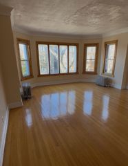 7825 S Phillips Avenue, Chicago, IL 60649