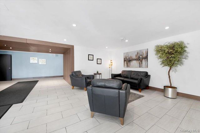 505 Central Avenue 725, White Plains, NY 10606