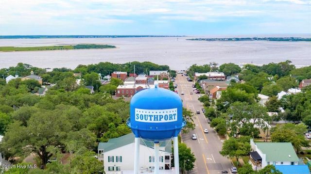 560 Kennedy Circle, Southport, NC 28461