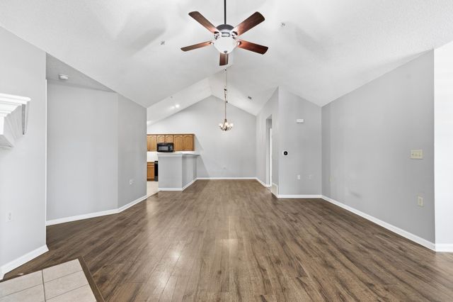 247 OAK CLUB LN, Collierville, TN 38017