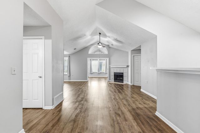 247 OAK CLUB LN, Collierville, TN 38017
