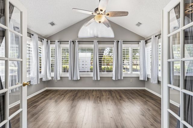 247 OAK CLUB LN, Collierville, TN 38017