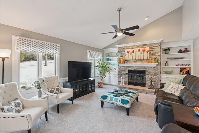 295 58th Court, West Des Moines, IA 50266