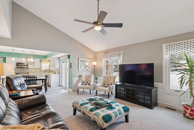 295 58th Court, West Des Moines, IA 50266