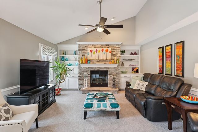 295 58th Court, West Des Moines, IA 50266