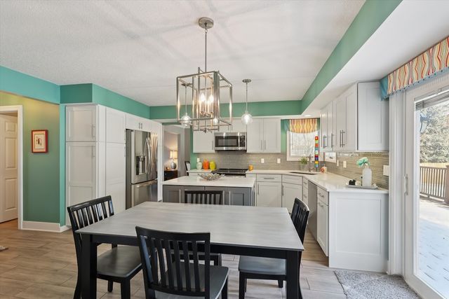 295 58th Court, West Des Moines, IA 50266