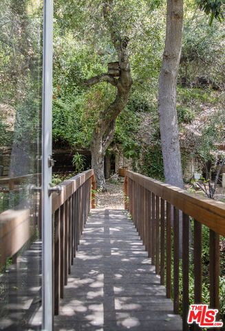2180 Laurel Canyon Boulevard, Los Angeles, CA 90046