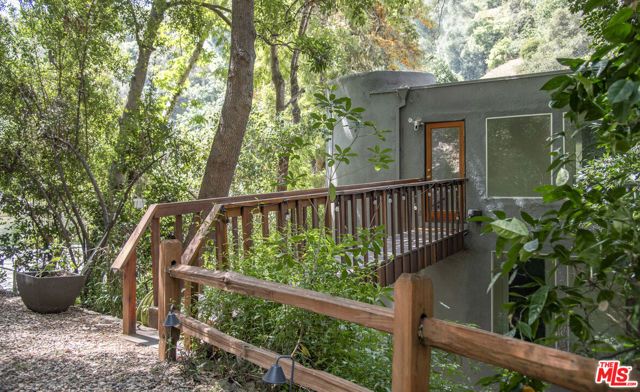 2180 Laurel Canyon Boulevard, Los Angeles, CA 90046