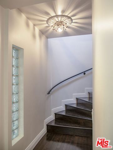 2180 Laurel Canyon Boulevard, Los Angeles, CA 90046