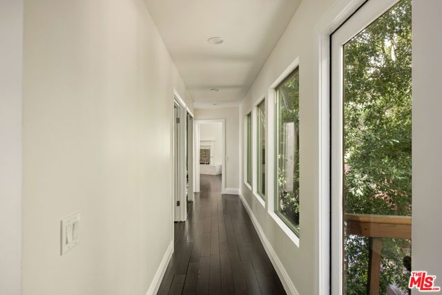 2180 Laurel Canyon Boulevard, Los Angeles, CA 90046