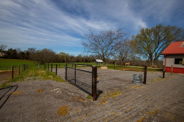 501 Burnt Hill Rd, Unionville, TN 37180