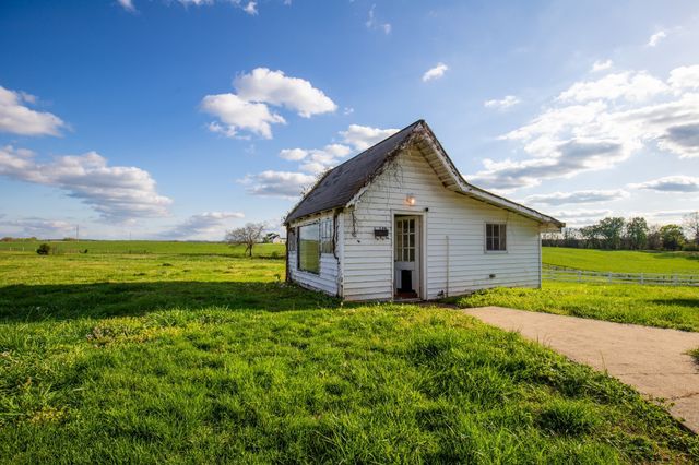 501 Burnt Hill Rd, Unionville, TN 37180
