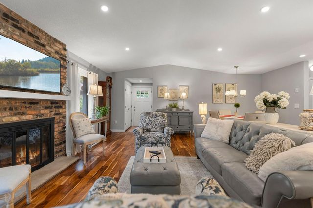 1185 weston, Plymouth, MN 55447