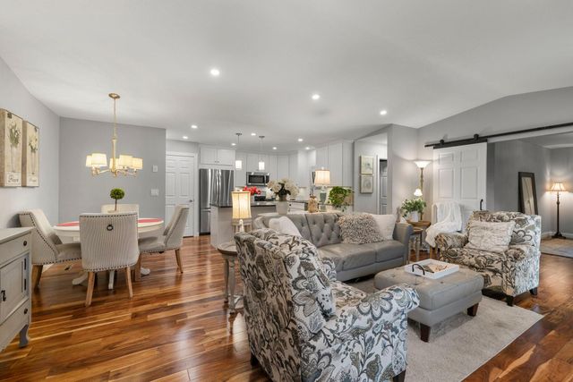 1185 weston, Plymouth, MN 55447