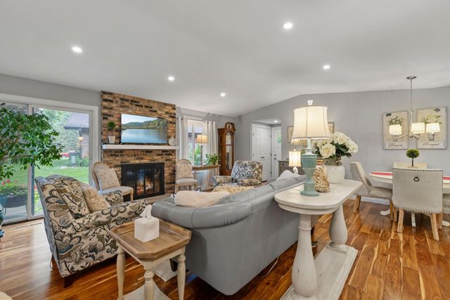 1185 weston, Plymouth, MN 55447