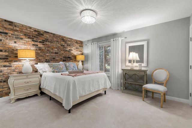1185 weston, Plymouth, MN 55447