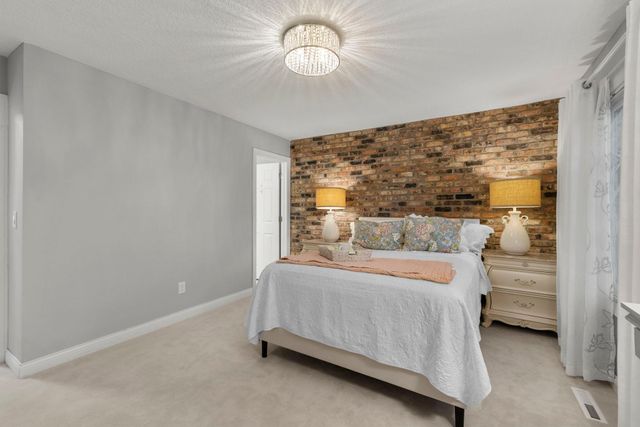 1185 weston, Plymouth, MN 55447