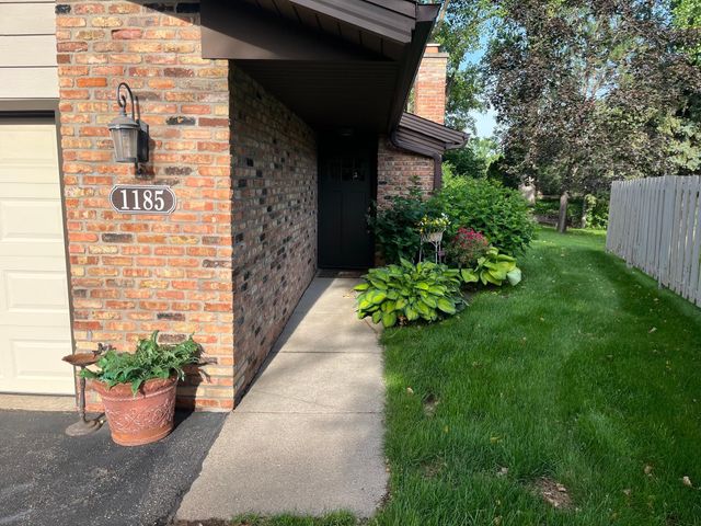 1185 weston, Plymouth, MN 55447