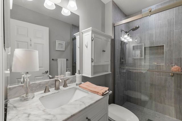 1185 weston, Plymouth, MN 55447